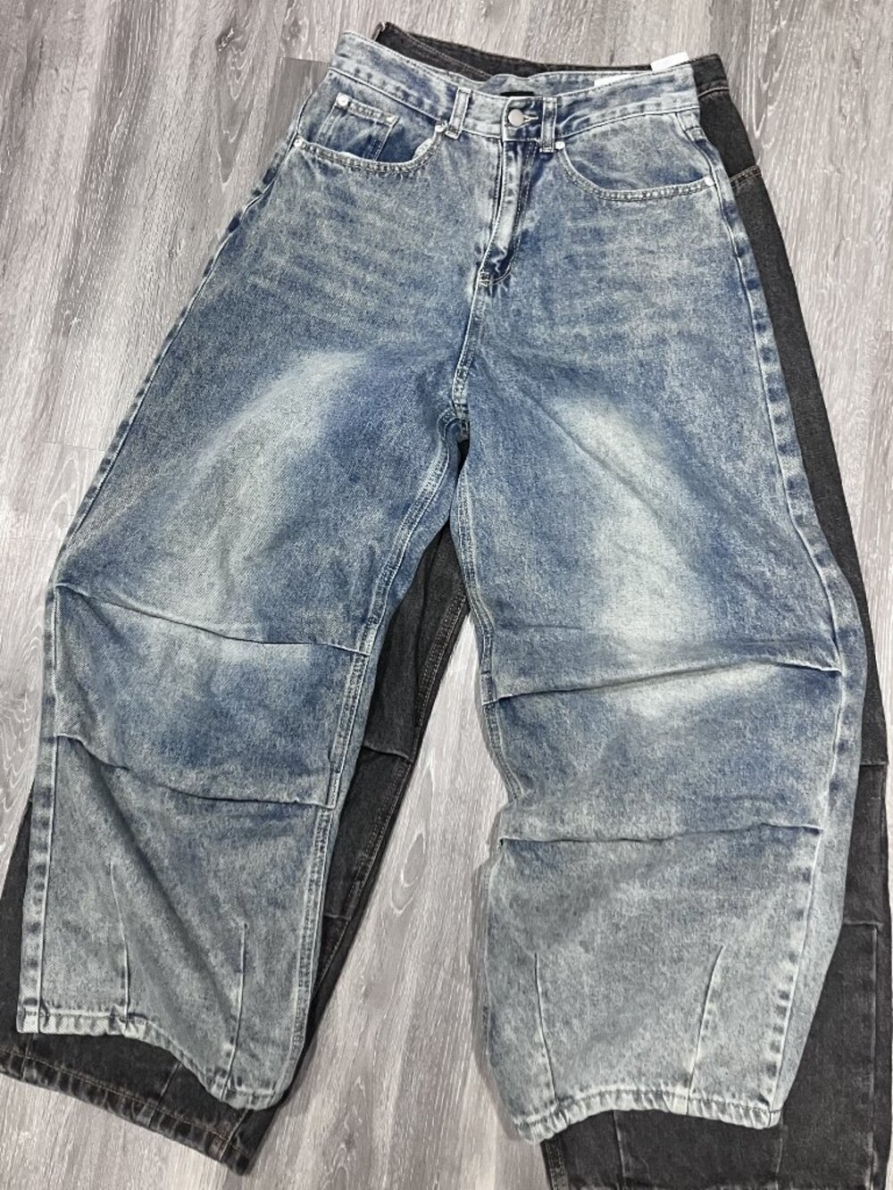 TRILLION light washed jeans